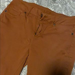 Cute burnt orange skinny jeans!